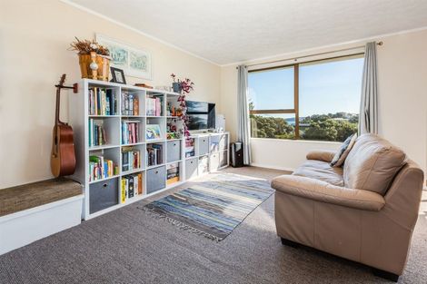 Photo of property in 2b Whanake Street, Titahi Bay, Porirua, 5022