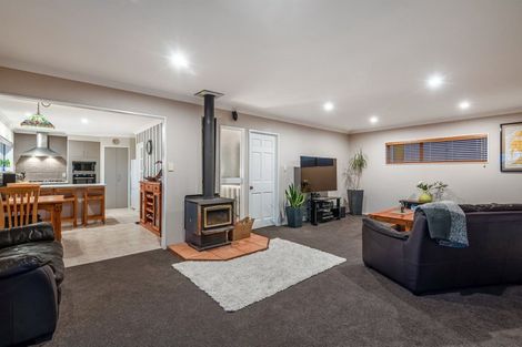 Photo of property in 99 John Downs Drive, Browns Bay, Auckland, 0630