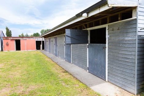 Photo of property in 21 Bevan Street, Woodville, 4920