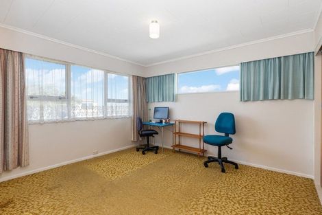 Photo of property in 28 Edgecombe Street, Newlands, Wellington, 6037