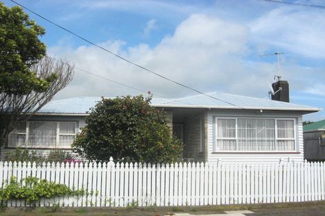 Photo of property in 3 Buckland Place, Spotswood, New Plymouth, 4310
