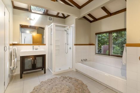 Photo of property in 53 Wood Bay Road, Titirangi, Auckland, 0604