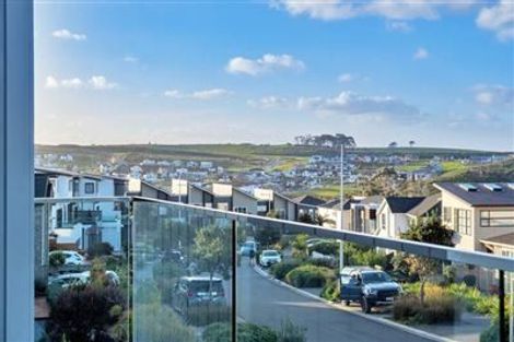 Photo of property in 62 Headland Drive, Long Bay, Auckland, 0630