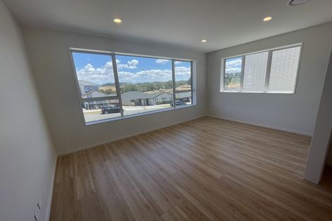 Photo of property in 17 Sunnyheights Road, Orewa, 0931