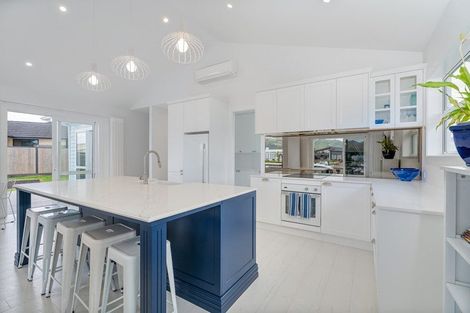 Photo of property in 17 Waitotara Way, Whitianga, 3510