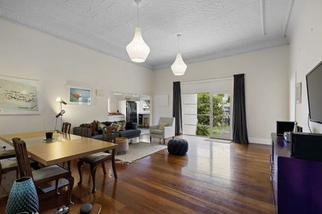 Photo of property in 117 Derwent Street, Island Bay, Wellington, 6023