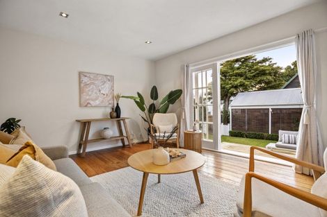 Photo of property in 15 Range View Road, Mount Albert, Auckland, 1025