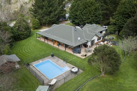 Photo of property in 320 Aokautere Drive, Aokautere, Palmerston North, 4471