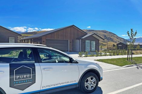 Photo of property in 36 Howden Drive, Jacks Point, 9371