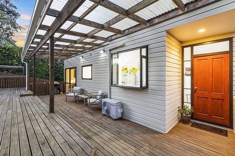 Photo of property in 31 Lastel Place, Shelly Park, Auckland, 2014