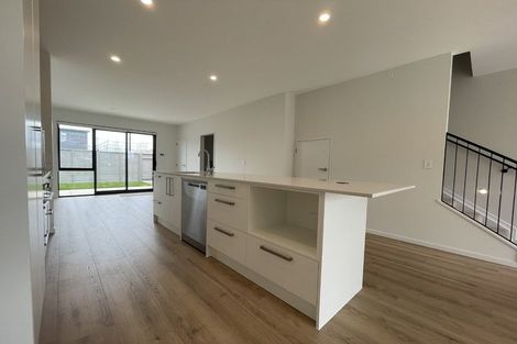 Photo of property in 6 Viridian Avenue, Rosehill, Papakura, 2113