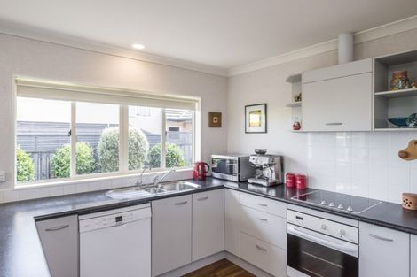 Photo of property in 38 Realm Drive, Paraparaumu, 5032