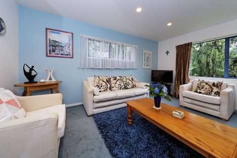 Photo of property in 35 Chamari Close, Titirangi, Auckland, 0604