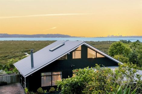 Photo of property in 1/44 Rewarewa Road, Te Atatu Peninsula, Auckland, 0610