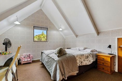 Photo of property in 1099 Scenic Drive North, Swanson, Auckland, 0816