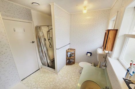 Photo of property in 18 Lowry Crescent, Stokes Valley, Lower Hutt, 5019