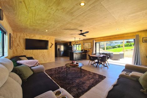 Photo of property in 46 James Street, Coromandel, 3506