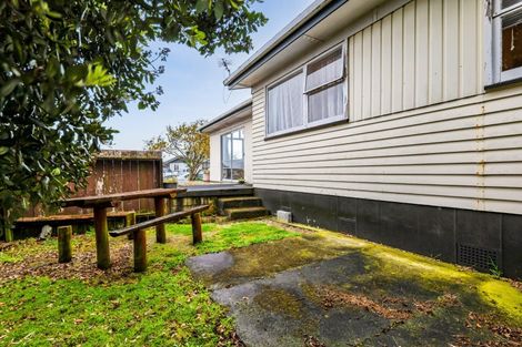 Photo of property in 13 Newbury Place, Waitara, 4320