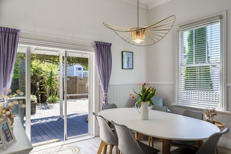 Photo of property in 1 Latham Street, Napier South, Napier, 4110
