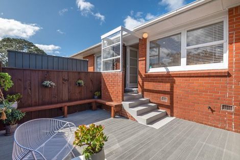 Photo of property in 2/134 Onewa Road, Northcote, Auckland, 0627