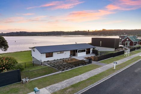 Photo of property in 690 Pukehina Parade, Pukehina, Te Puke, 3189