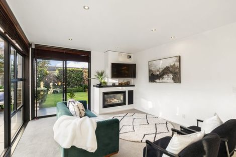 Photo of property in 87a Waterloo Road, Hutt Central, Lower Hutt, 5010