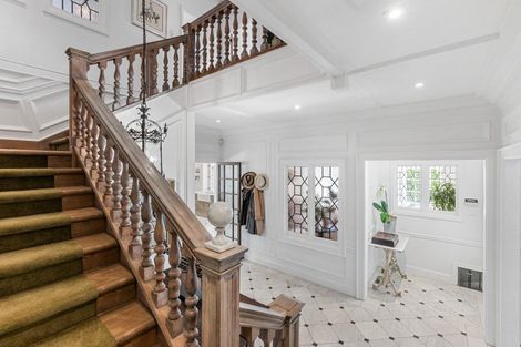 Photo of property in 11 Stanley Point Road, Stanley Point, Auckland, 0624