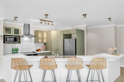 Photo of property in 107 High Street, Oxford, 7430