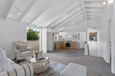 Photo of property in 1/118 Wheturangi Road, Greenlane, Auckland, 1051