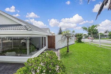 Photo of property in 1 Driscoll Place, Farm Cove, Auckland, 2012