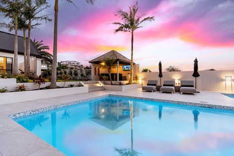 Photo of property in 211 Schnapper Rock Road, Schnapper Rock, Auckland, 0632