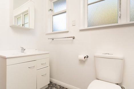 Photo of property in 68 The Drive, Tawa, Wellington, 5028