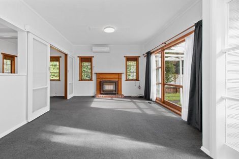 Photo of property in 16 Oxford Street, Fairfield, Hamilton, 3214