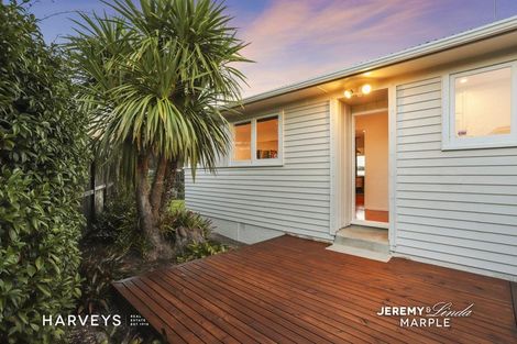 Photo of property in 11 Denyer Place, New Lynn, Auckland, 0600