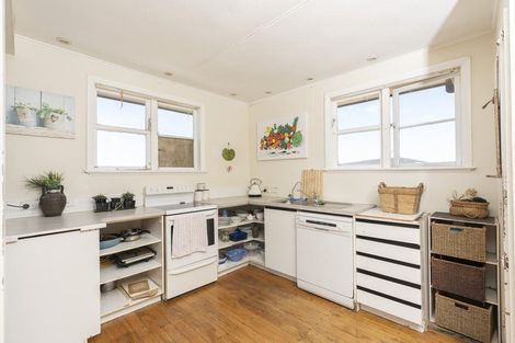 Photo of property in 19 Kerr Road, Parua Bay, Onerahi, 0192