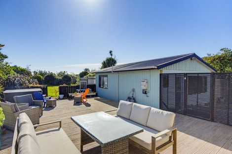 Photo of property in 11 Rodney Avenue, Te Horo Beach, Otaki, 5581