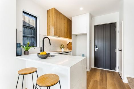 Photo of property in 1/12 Fraser Road, Narrow Neck, Auckland, 0624