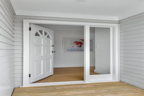 Photo of property in 15c Hamurana Place, Te Atatu Peninsula, Auckland, 0610