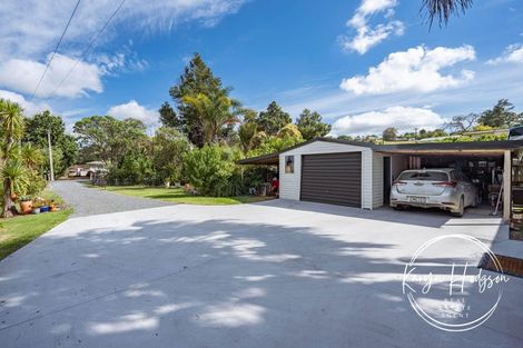 Photo of property in 10 Regent Street, Whakapirau, Maungaturoto, 0583