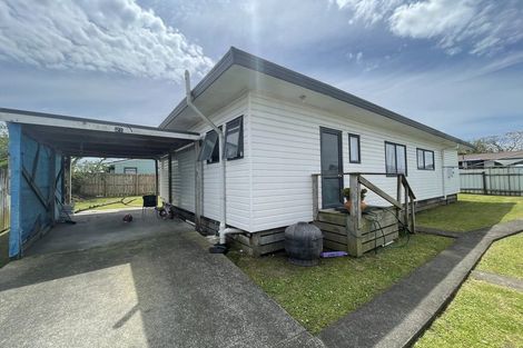 Photo of property in 2/5 Solveig Place, Randwick Park, Auckland, 2105