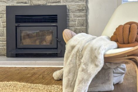 Photo of property in 158 View Road, Sunnyvale, Auckland, 0612