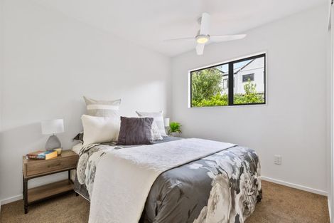 Photo of property in 6/42 Fields Parade, Oteha, Auckland, 0632