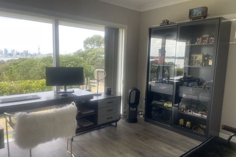 Photo of property in 39 Sylvan Avenue, Northcote, Auckland, 0627