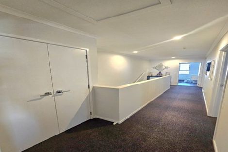 Photo of property in 25 Discovery Place, Marfell, New Plymouth, 4310