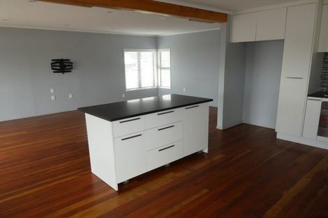 Photo of property in 81 Hobsonville Road, West Harbour, Auckland, 0618