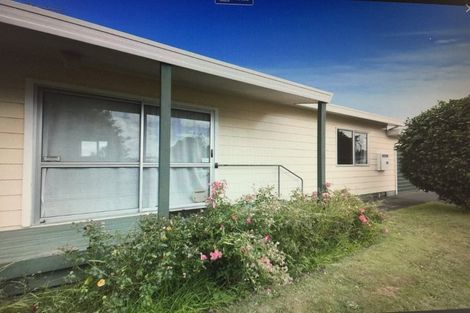 Photo of property in 1 Charles Major Place, Hawera, 4610