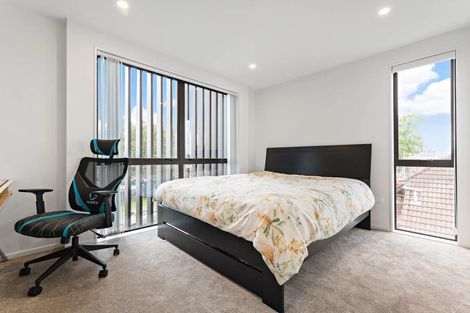 Photo of property in 1/258 Lake Road, Hauraki, Auckland, 0622