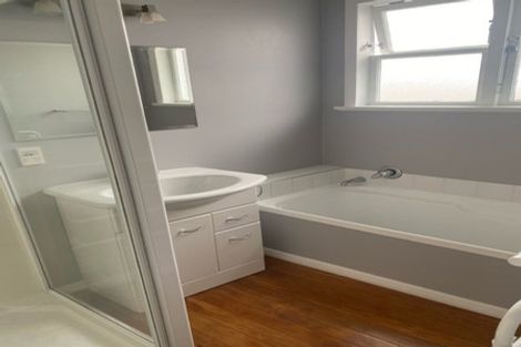 Photo of property in 24 Mangaroa Hill Road, Maoribank, Upper Hutt, 5018