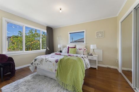 Photo of property in 52 Wallace Place, Westown, New Plymouth, 4310