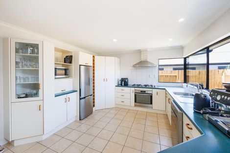 Photo of property in 110 Peter Hall Drive, Kelvin Grove, Palmerston North, 4414